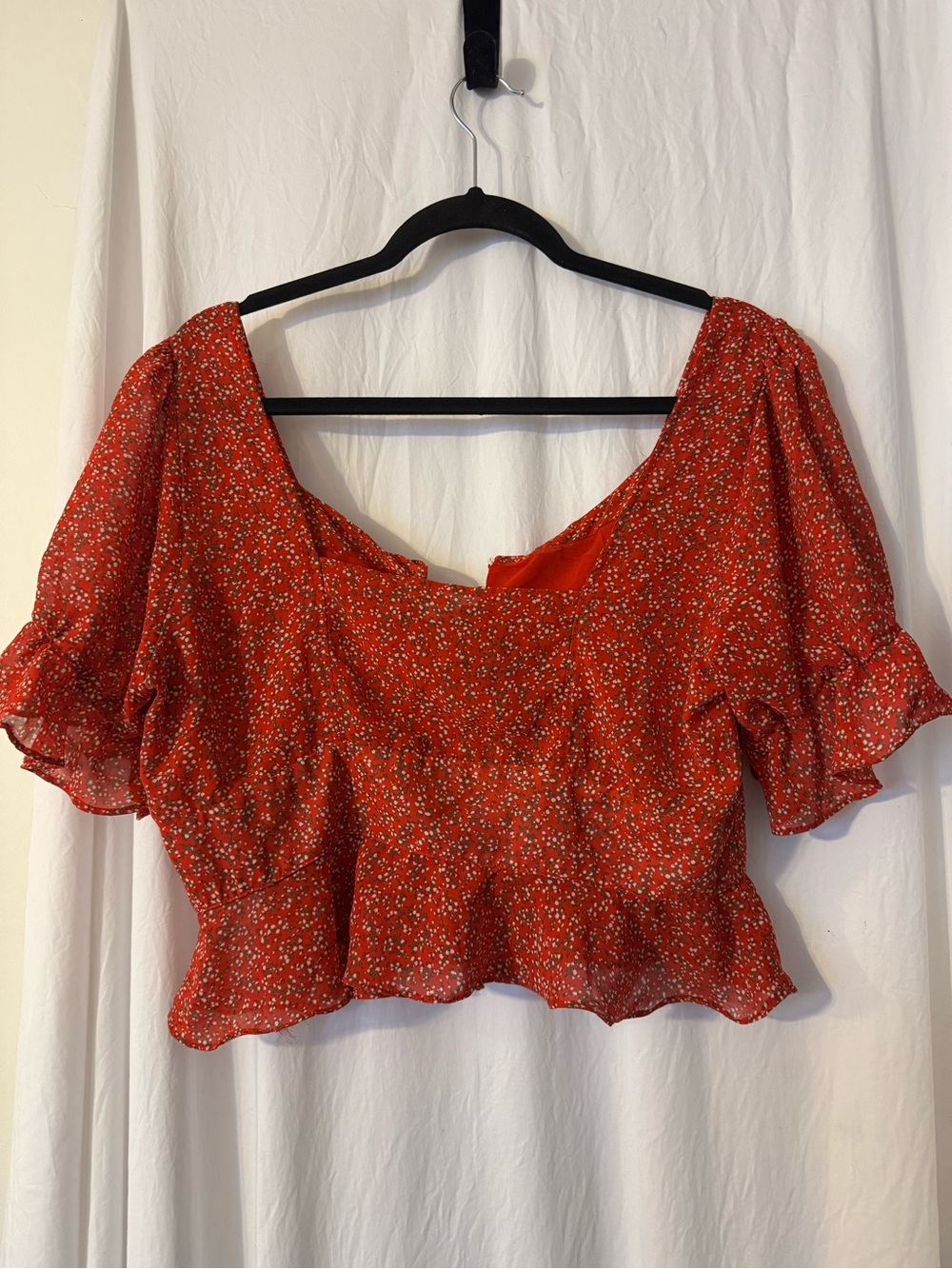 Nasty Gal Red Floral Ruffle Peasant Button Top. Size 10, Just adorable 🥰 - Picture 10 of 15
